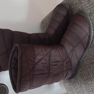 Slipper boots with rubber sole